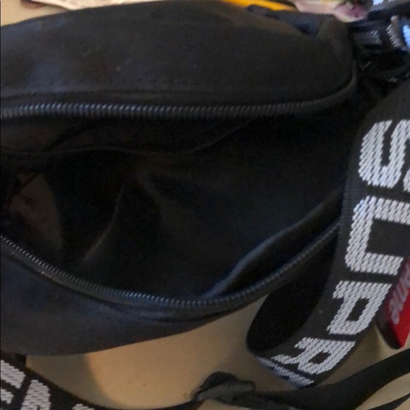Supreme Shoulder Bag Mint Condition